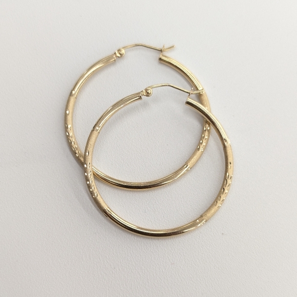 14kt Real Gold Hoop Earring for Women - Picture 6 of 8